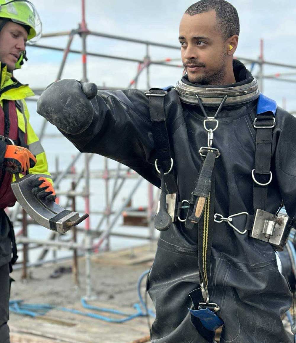 Dykare g&ouml;r sig redo f&ouml;r att dyka